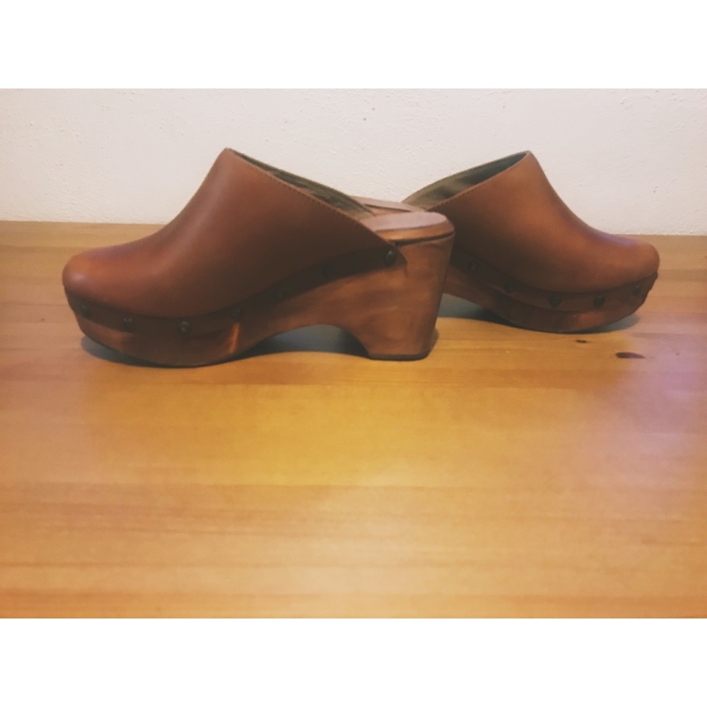 ▫️Slip On Wooden Clogs